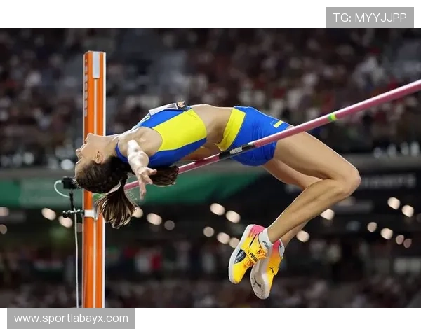 格蕾琴·沃尔什：新生代泳坛女王崛起，闪耀奥运赛场