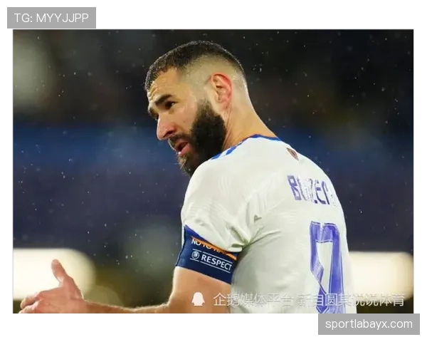 本泽马与伊布拉希莫维奇：巅峰期全能中锋的战术角色与技术风格对比