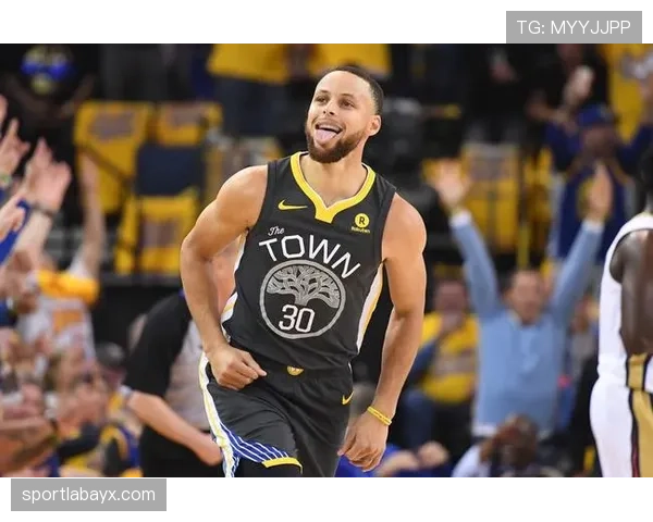 斯蒂芬·卡斯尔无球切入拉开防线，比肩库里更偏突破