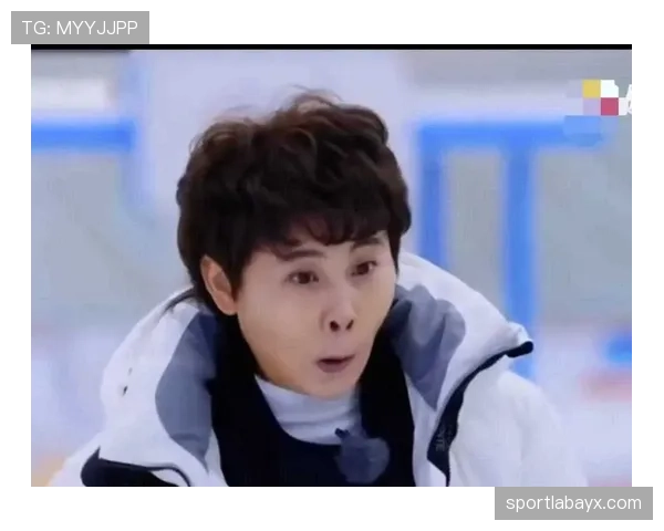 王濛训练完顺手买个包，教练组工资还没她零花多