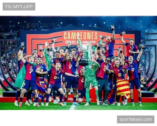 巴萨重建方向看似明确，实则阵容与战术混乱加剧，问题已逐步反映在成绩稳定性上